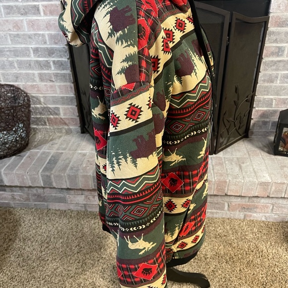 Men's Hooded Jacket with Deer and Tree Pattern - Picture 6 of 8